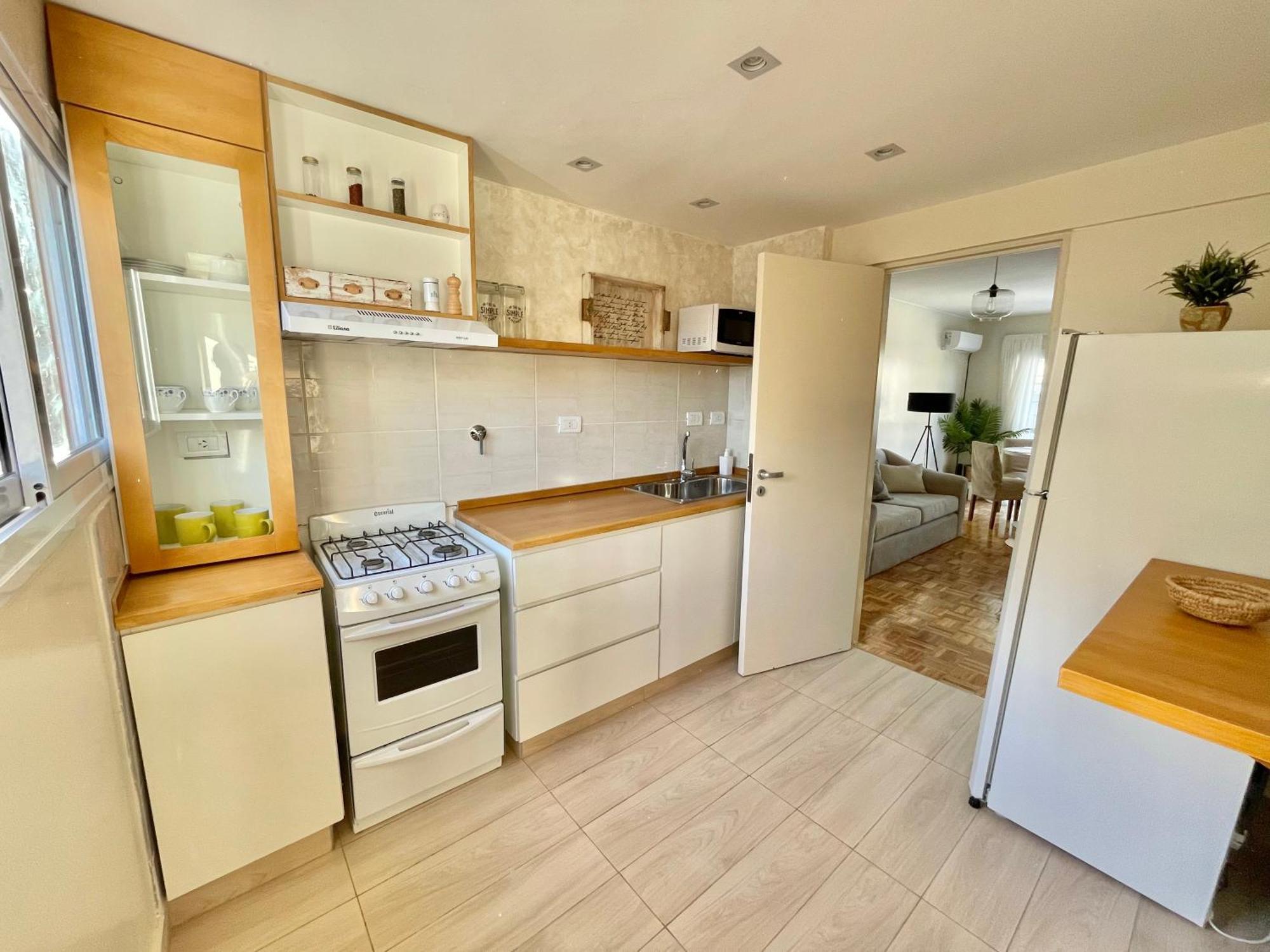 Depto Centrico En Mendoza, 3 Ambientes Con Terraza Balcon Wifi Alta Velocidad Lavanderia Cercano Aristides Y Parque General San Martin