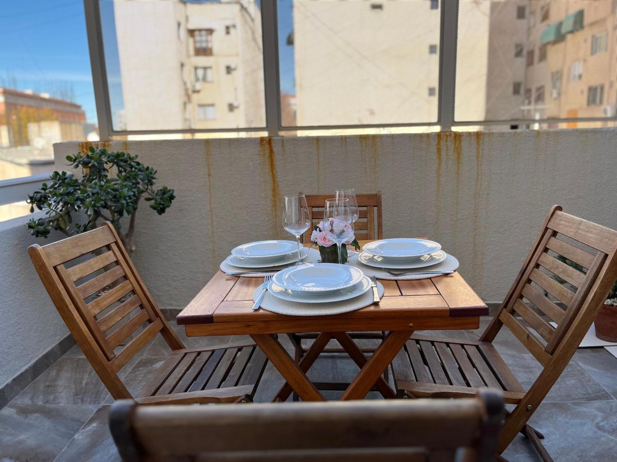 Depto Centrico En Mendoza, 3 Ambientes Con Terraza Balcon Wifi Alta Velocidad Lavanderia Cercano Aristides Y Parque General San Martin * Mendoza