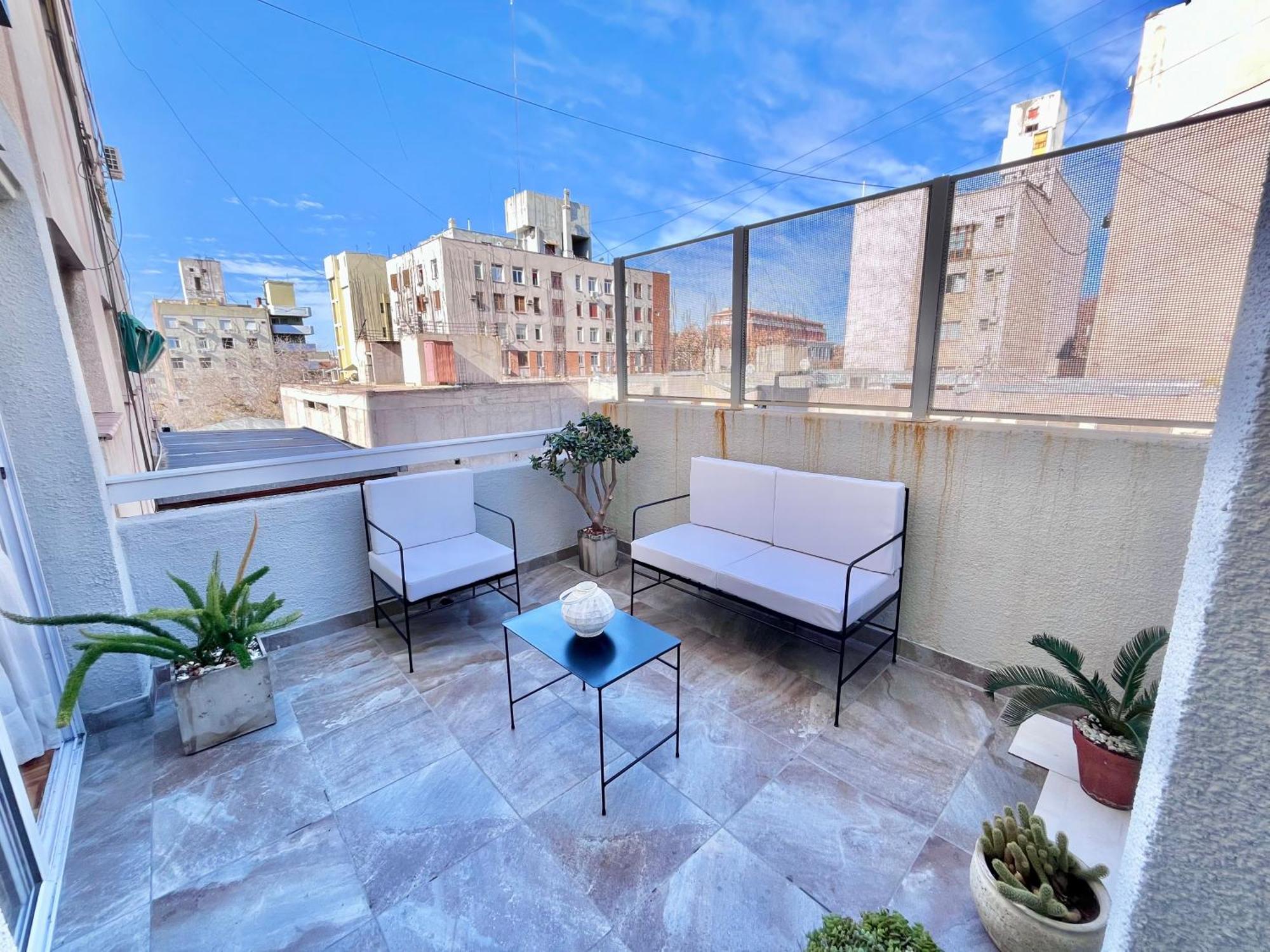 Apartamento Depto Centrico En Mendoza, 3 Ambientes Con Terraza Balcon Wifi Alta Velocidad Lavanderia Cercano Aristides Y Parque General San Martin